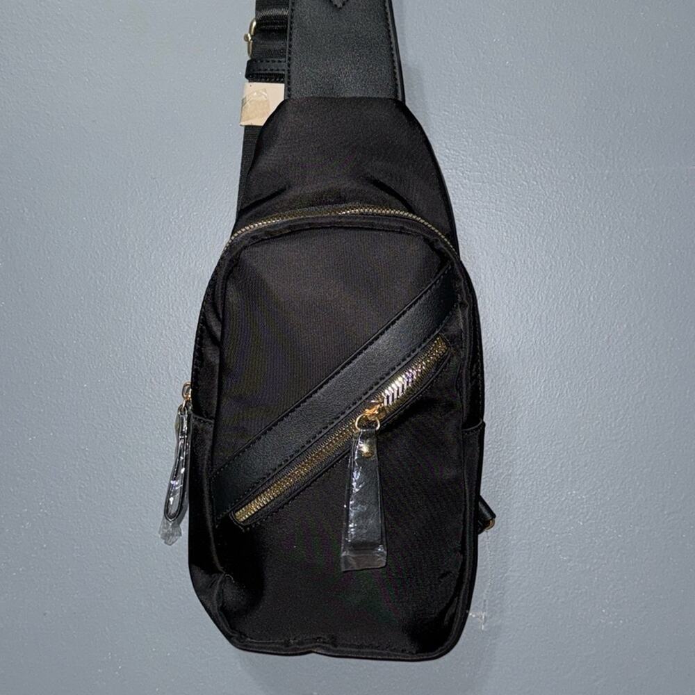 DELUXITY LOS ANGELES black crossbody purse vegan adjustable straps with pouches